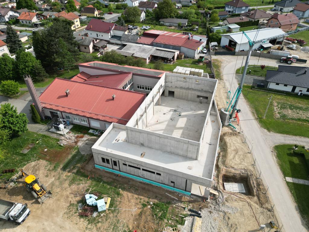OŠ Dunjkovec s gradilištem nove sportske dvorane - pogled iz zraka
