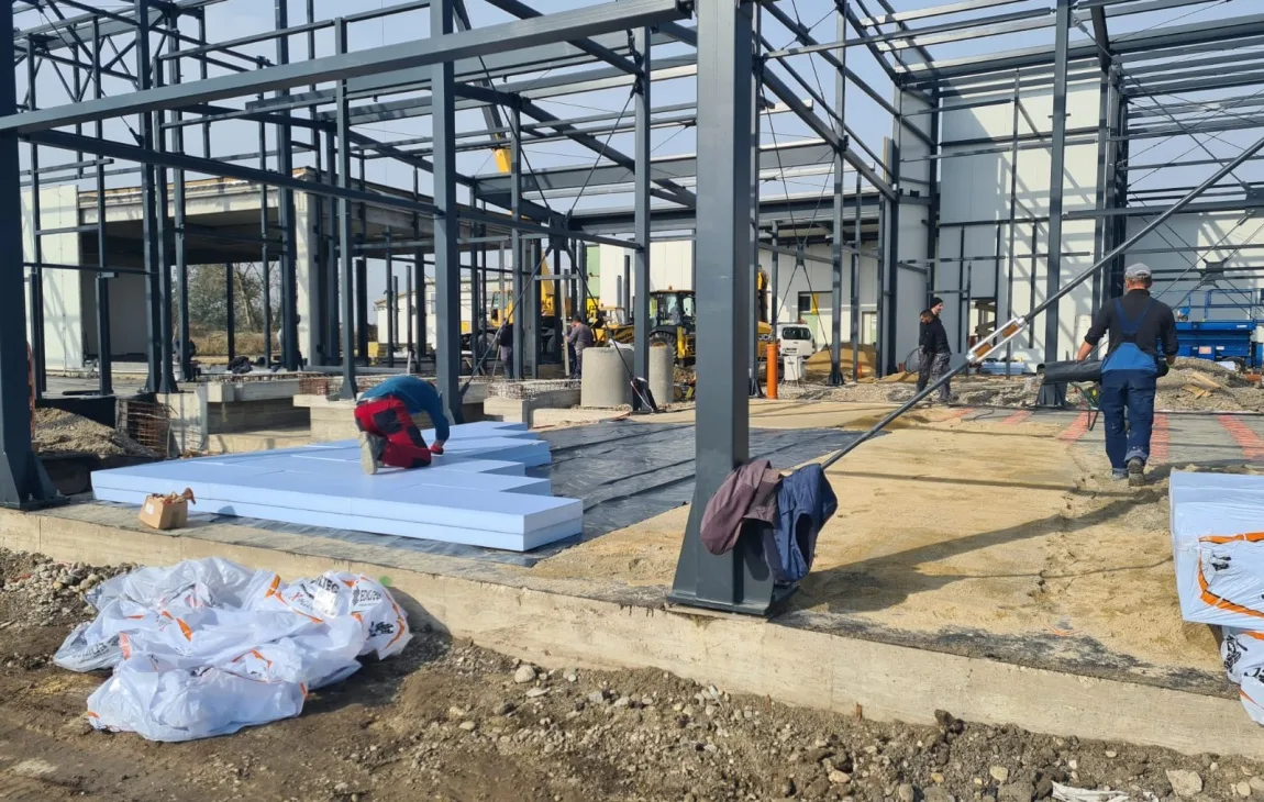 Čelična konstrukcija proizvodne hale EKOS tijekom montaže